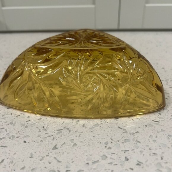 Vintage HAZEL ATLAS Triangular Amber Cut Glass Bowl Serving Dish Pinwheel - Picture 10 of 12